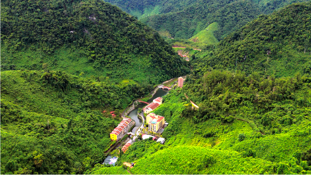DONG GIANG HEAVEN'S GATE ECOTOURISM AREA