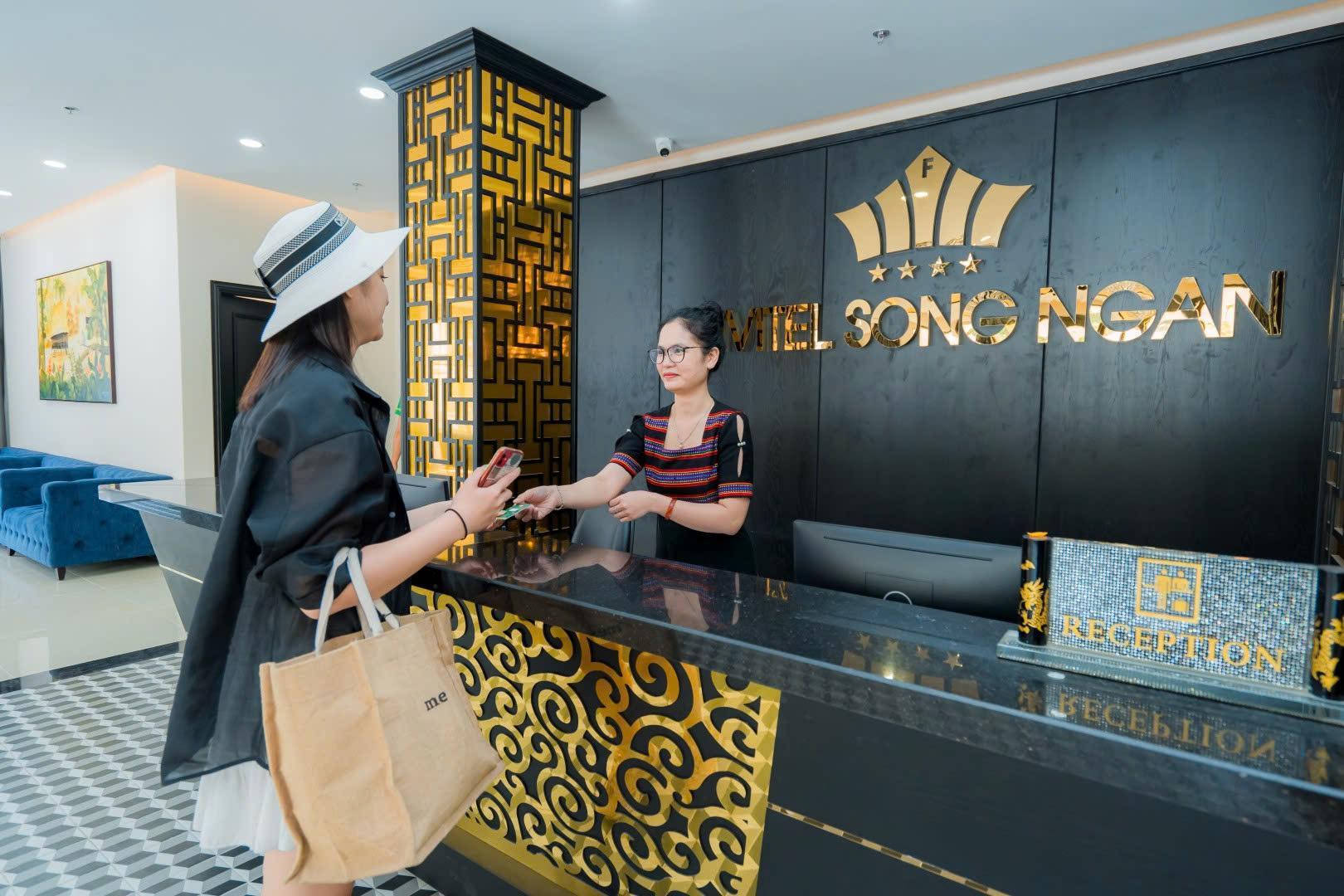 A LĂNG THỊ NGƠI - CÔ GÁI CƠ TU TRUYỀN CẢM HỨNG CHO ĐỒNG BÀO LÀM DU LỊCH 