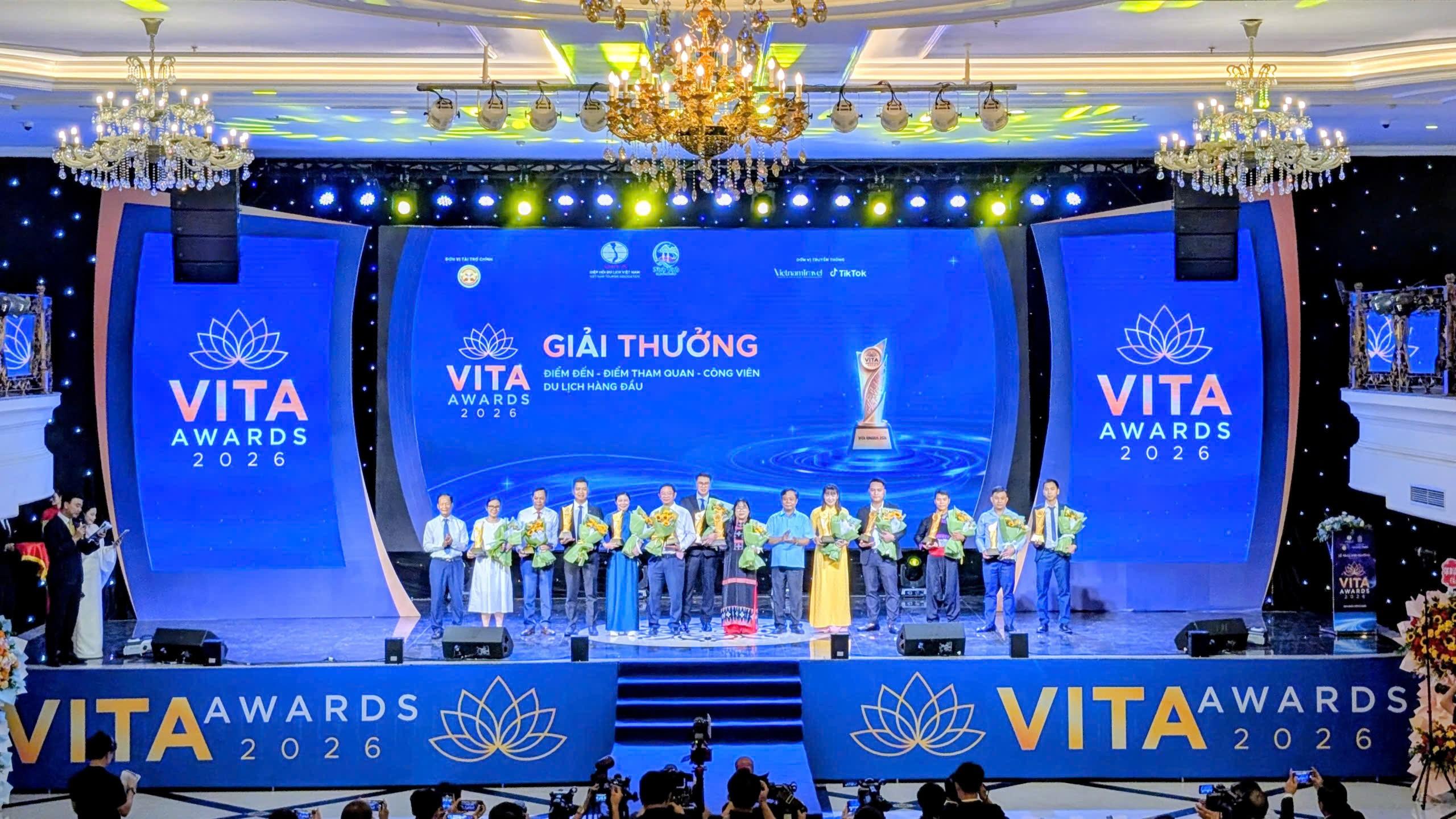    KDL SINH THÁI CỔNG TRỜI ĐÔNG GIANG ĐƯỢC VINH DANH TẠI VITA AWARDS 2026 NHỜ MÔ HÌNH BẢO TỒN VĂN HÓA GẮN VỚI DU LỊCH